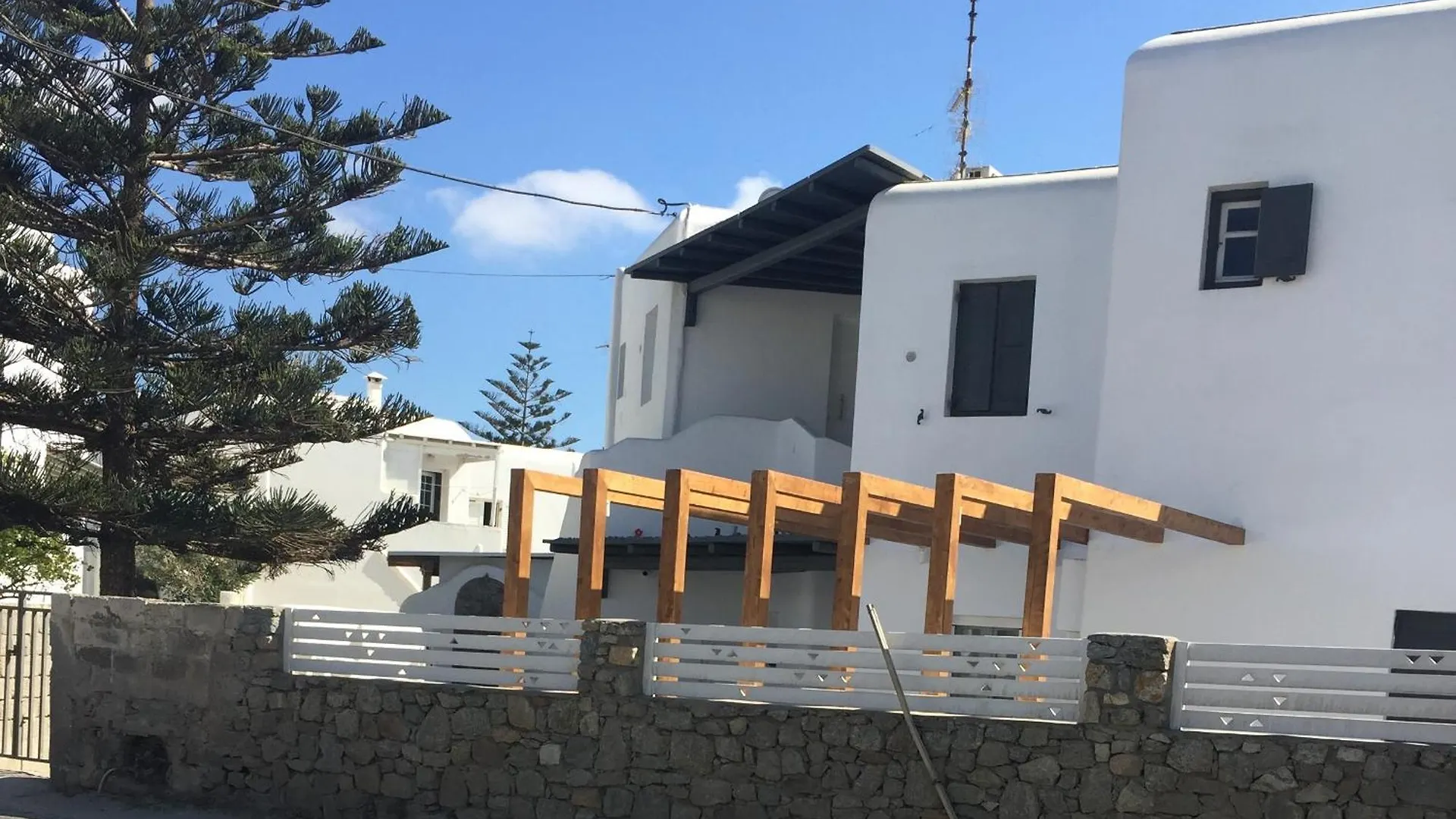 Ornos Athina Apartment 0*, אורנוס יוון